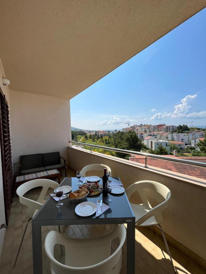 Apartment Lily Podstrana Luaran gambar