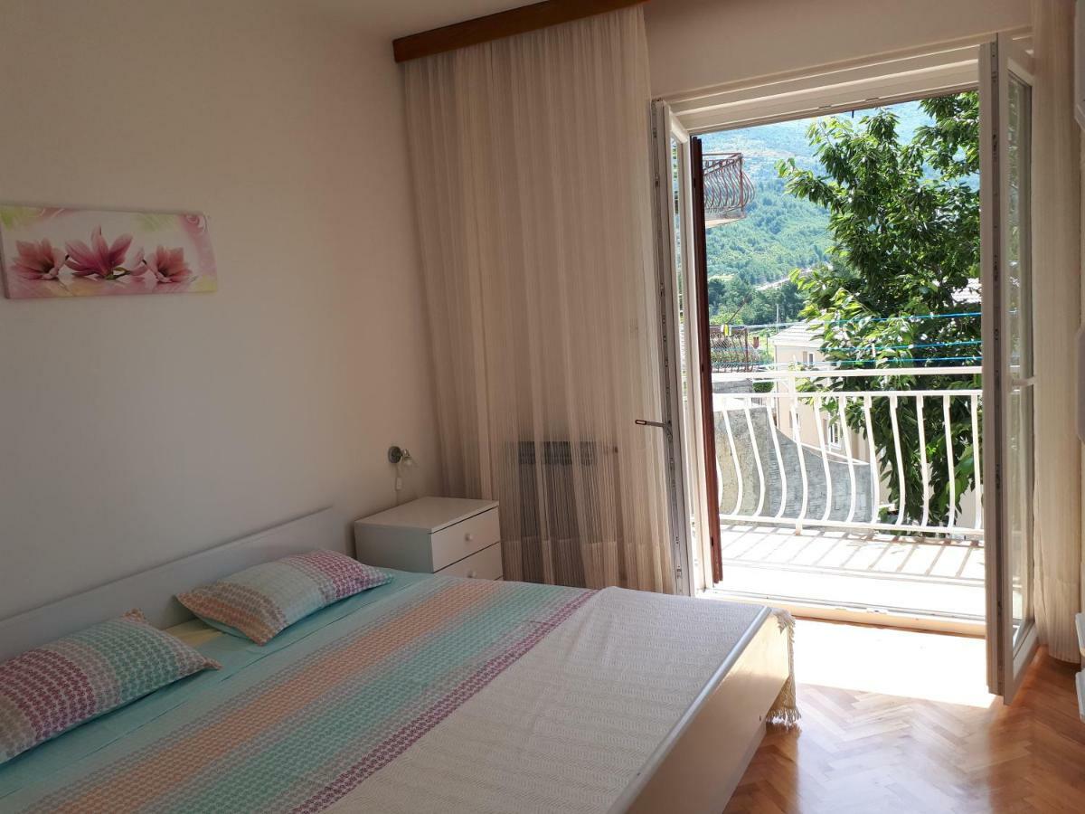 Apartment Lily Podstrana Luaran gambar